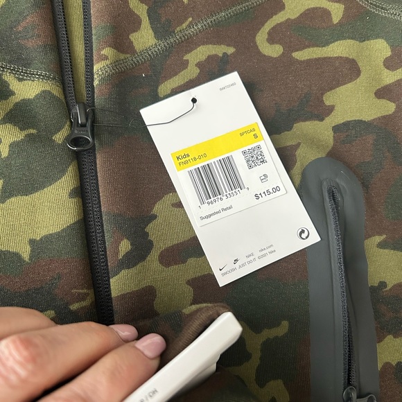 Nike tech youth camo joggers + jacket combo. Size XS (6-7) - Picture 3 of 11